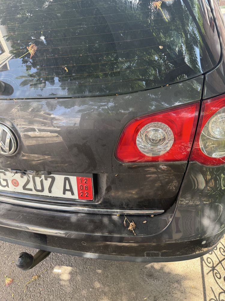 Hayon haion vw Passat B6 variant combi break LC8Z moka brown