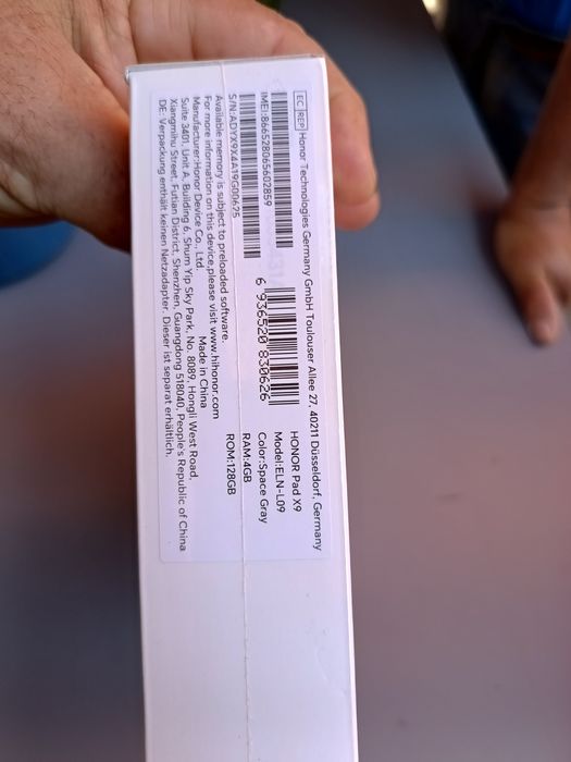 Honor pad x9 sigilată.