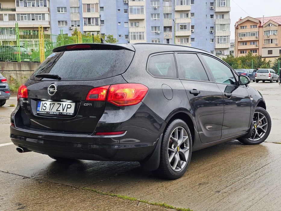 Opel Astra J 2011 2.0 CDTI 165 CP euro 5 automata / RATE fara avans