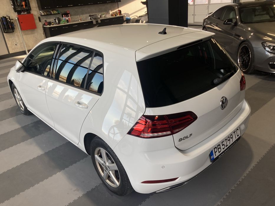 VW Golf 7.5 Highline ( напълно обслужен)