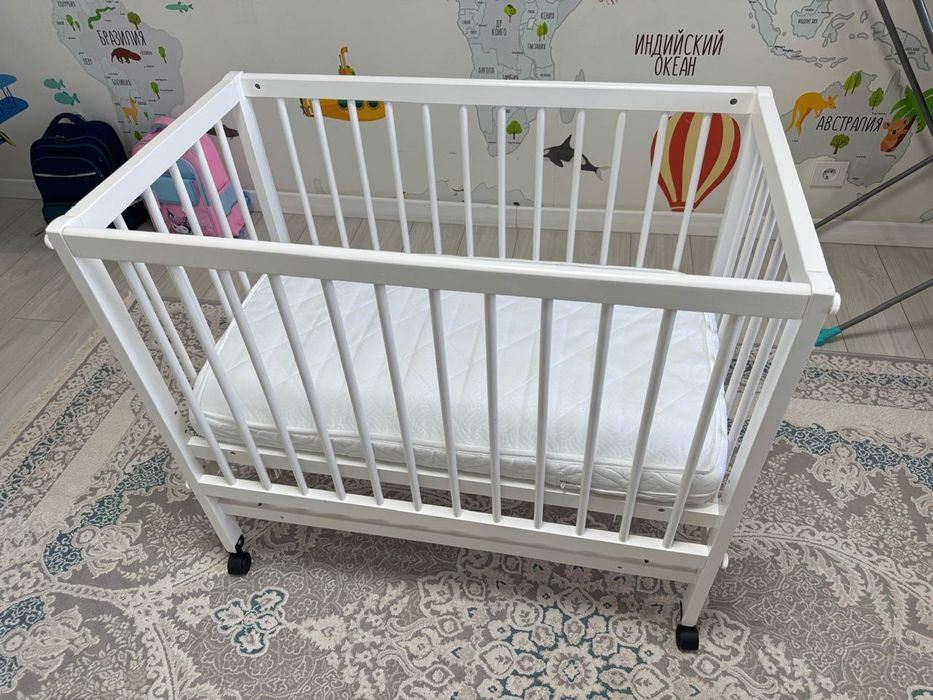 Манеж для детей  белый