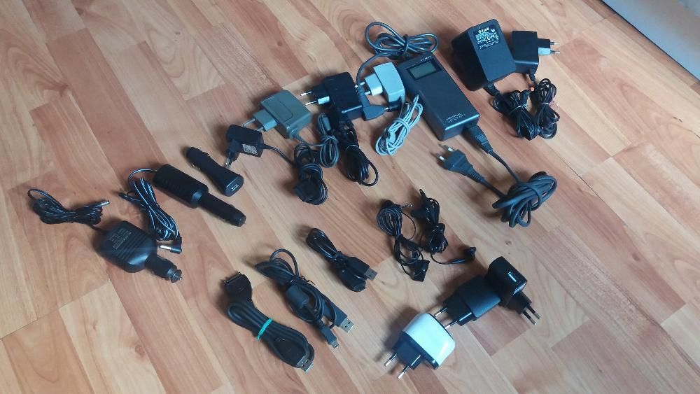 Încarcatoare auto,retea,cabluri date,casti telefoane