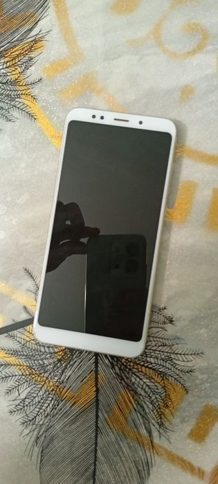 Redmi 5+ Б/У не разу не ремантирован