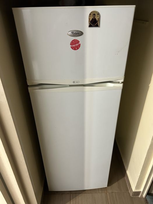 Frigider Whirlpool