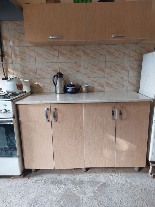 Продаётся кухонные мебель Oshxona mebeli sotiladi