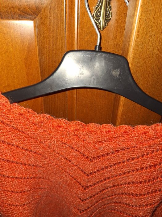 Vând bluza tricotata la masina