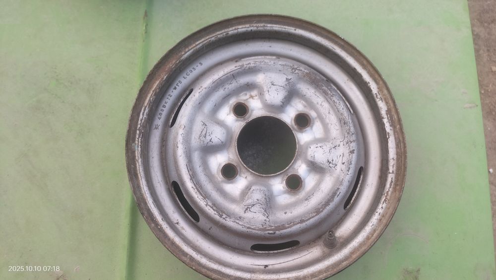 Дамас диска сотилади