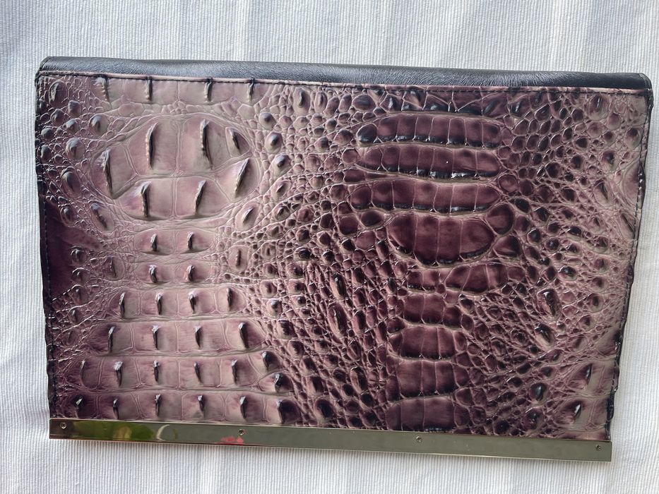 Чисто Нова чанта Axel