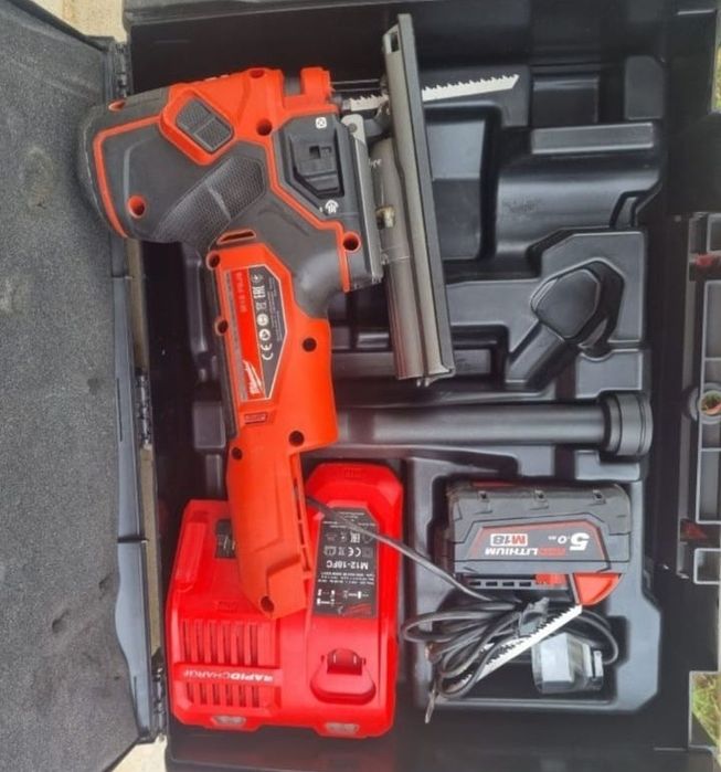 Fierăstrău pendular milwaukee fbjs , baterie 5 ah, încărcător rapid