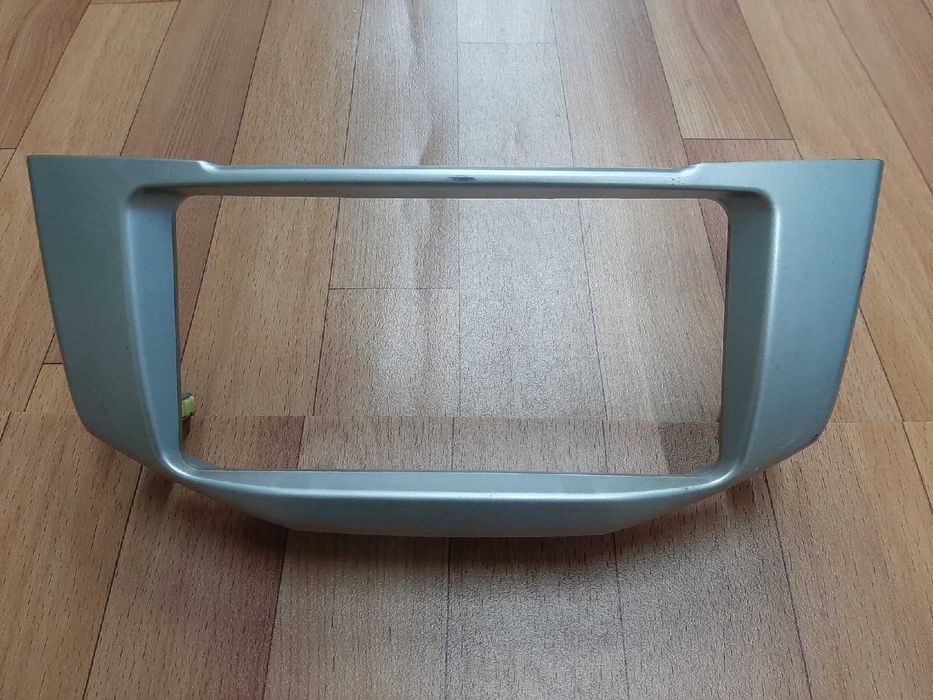 Продам Переходная рамка магнитолы Lexus RX330