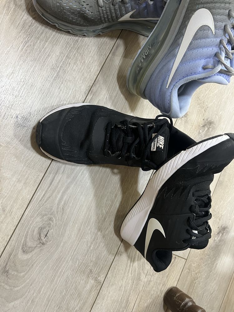 Маратонки nike номер 39