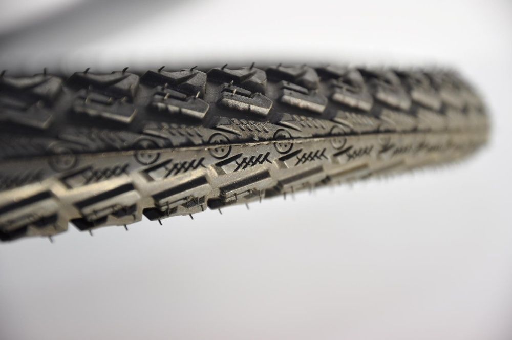Външни гуми за велосипед колело SHIELD със защита от спукване