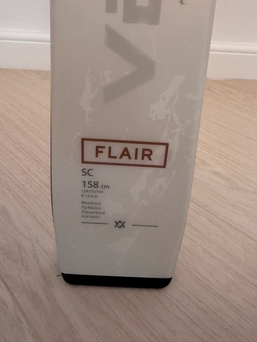 Schiuri Volkl Flair SC cu legăturile Marker vMotion 11 TCX GW Lady