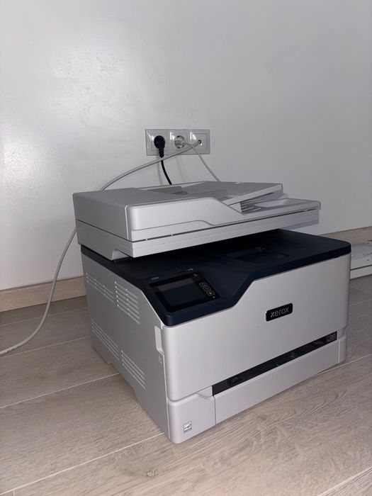 imprimantă xerox multifuncțională color