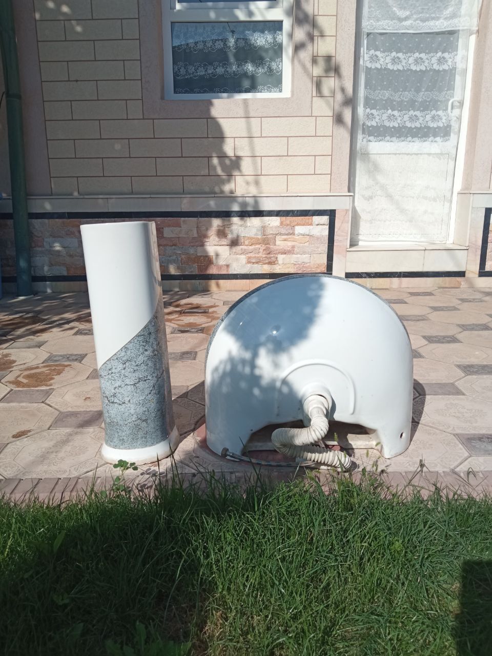 Срочно продаётся раковина со стойкой