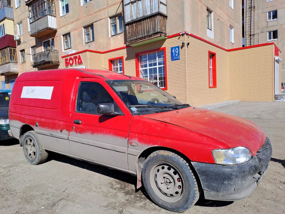 Продам машину форд экорд