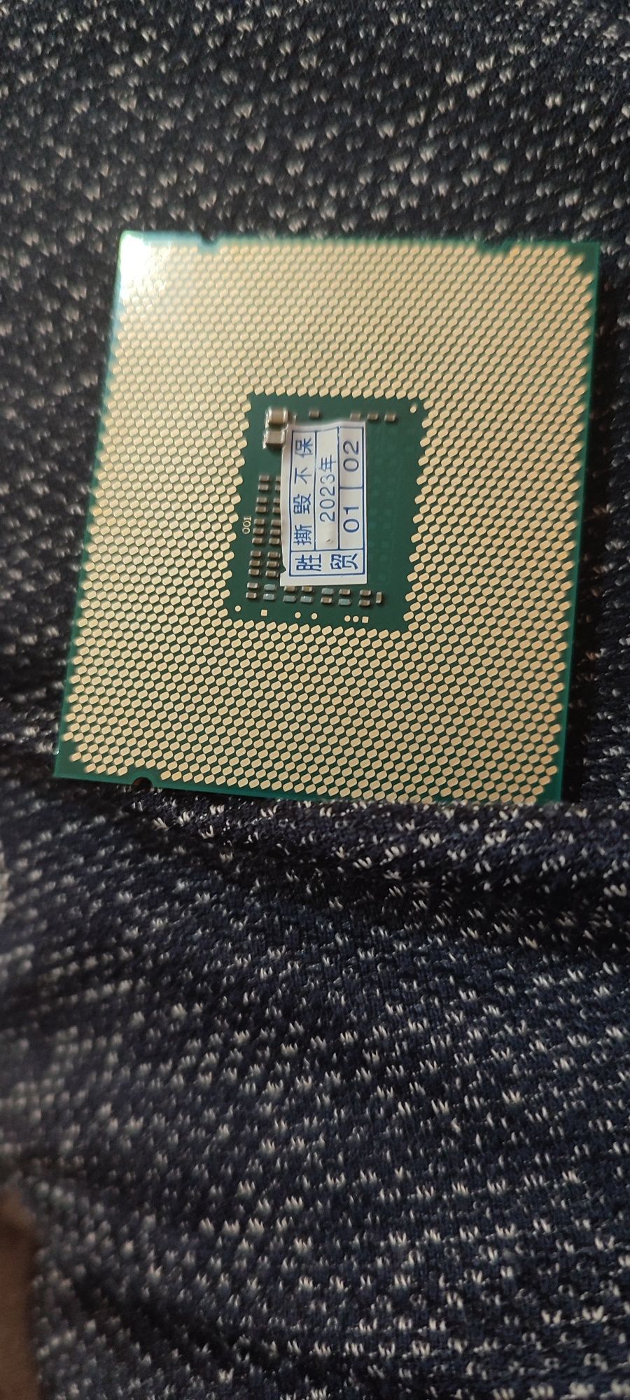 Продам процессор Xeon E5 2630v3