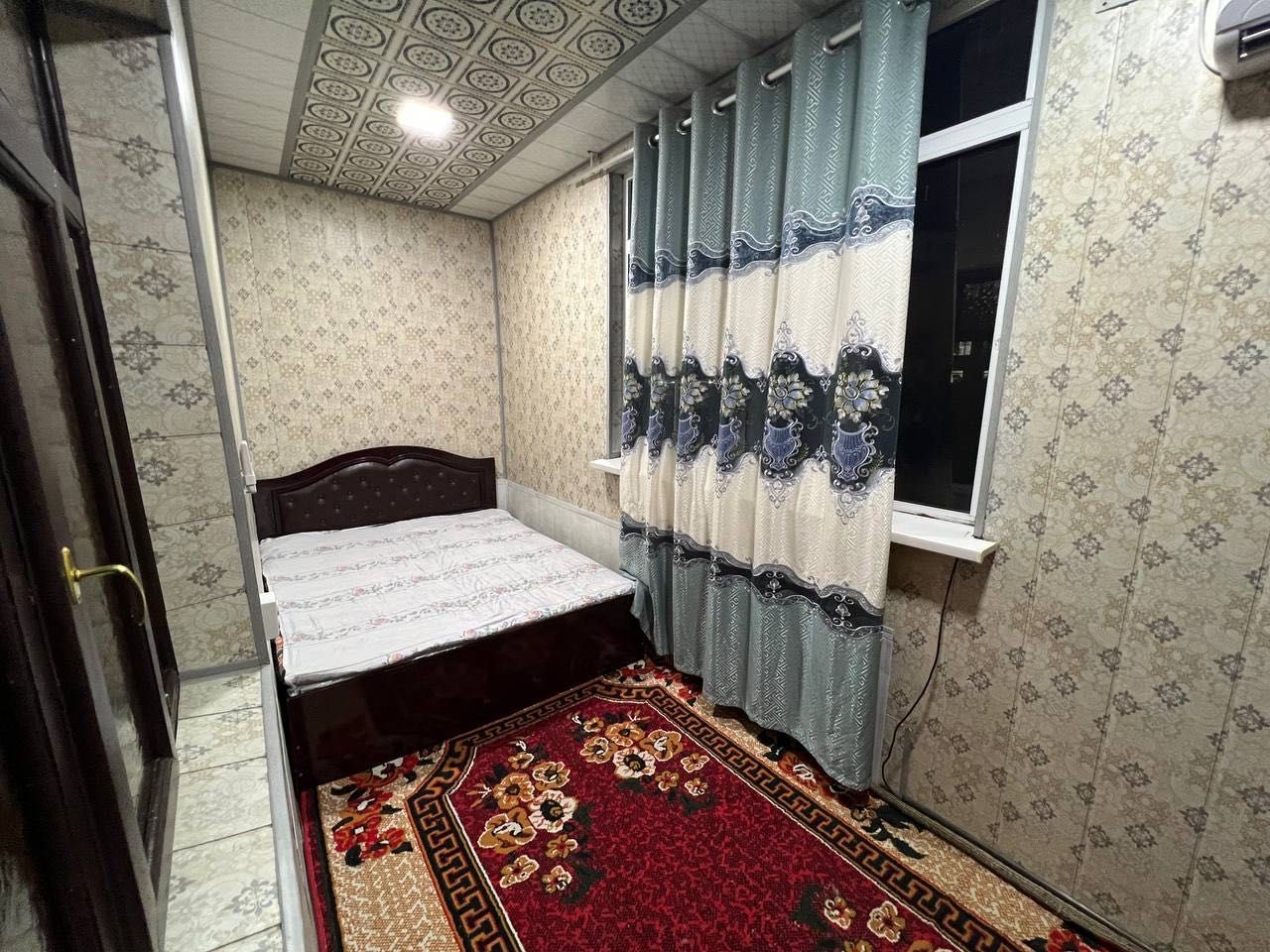 Сдается 1 комнатная квартира 
C обстановкой
В горде Алмалыке