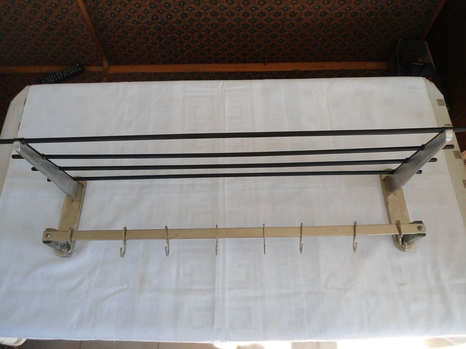 Закачалка за антре