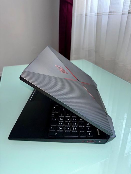 Laptop Gaming HP OMEN 15 – i7, GTX 1060 6GB, 16GB RAM, 666GB SSD