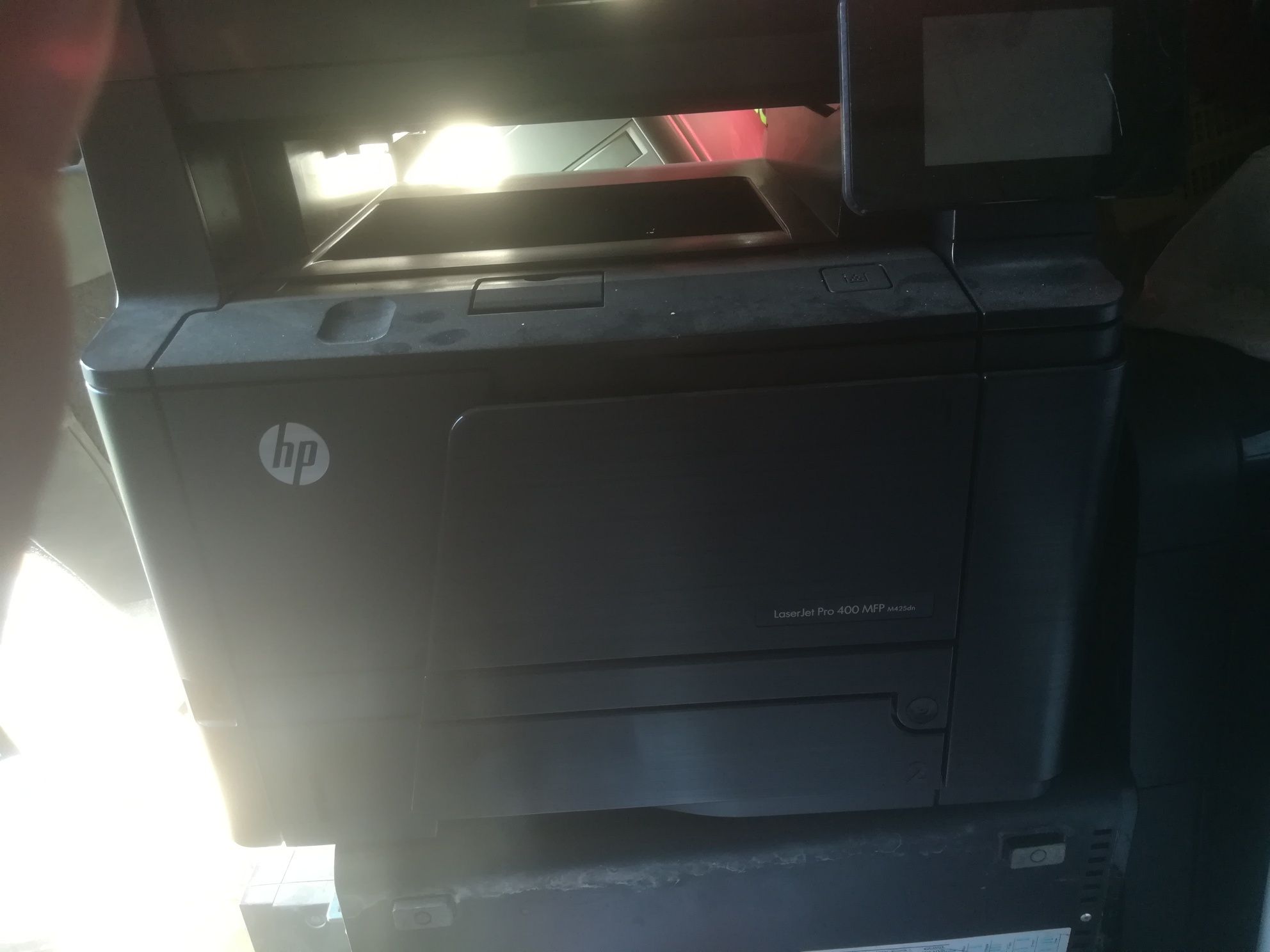 Продам принтер лазерный hp mf400