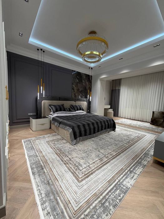 Срочно эксклюзивная кв ПРОДАЕТСЯ 4/2/5  на: Ц-1 180м2 банковский дом