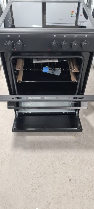 Чисто Нова свободностояща печка TECHNOLUX  Клас А