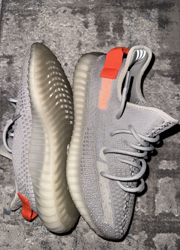 Adidas Yeezy Boost 350 v2