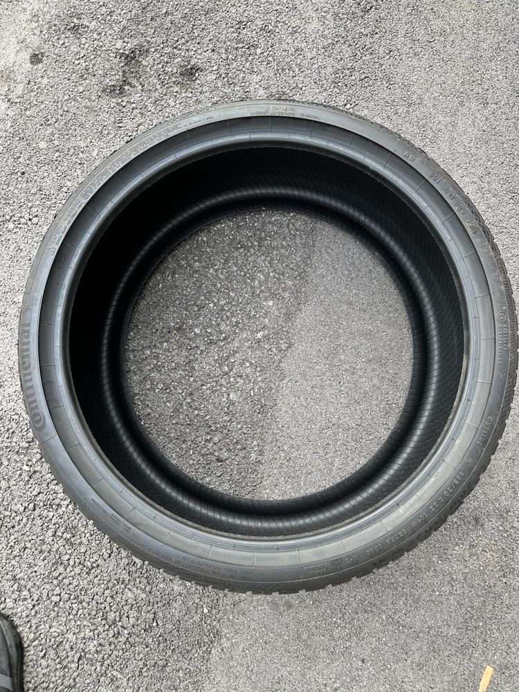 Продавам зимни  гими Continental 285/30/22