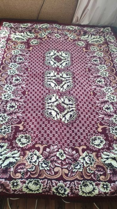 Тежка голяма покривка за маса от едно време 130/180 см