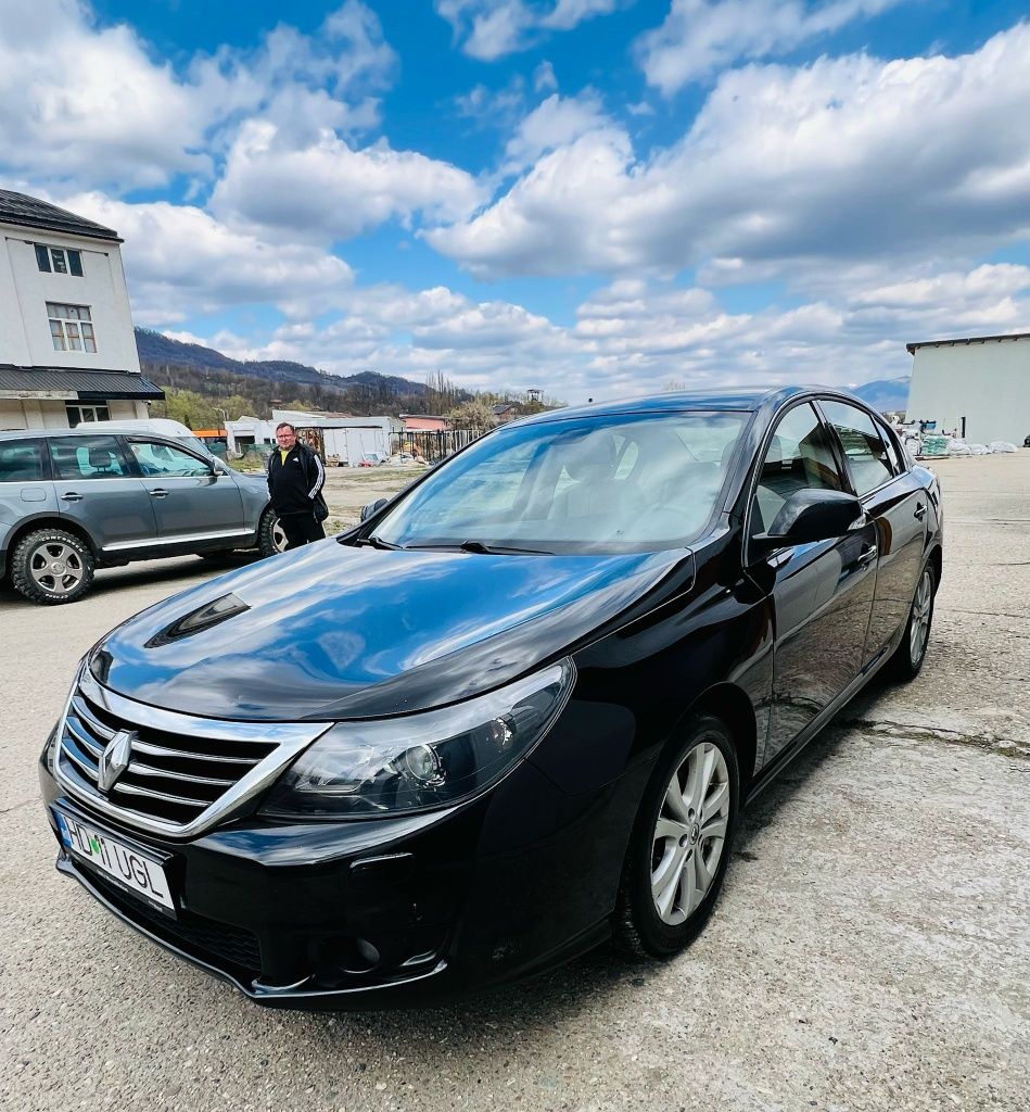 Autoturism Renault Latitude