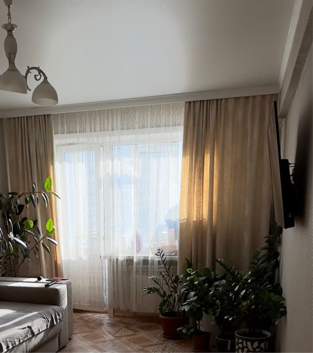 Продам шторы в хорошем состоянии , приятный бедевый цвет