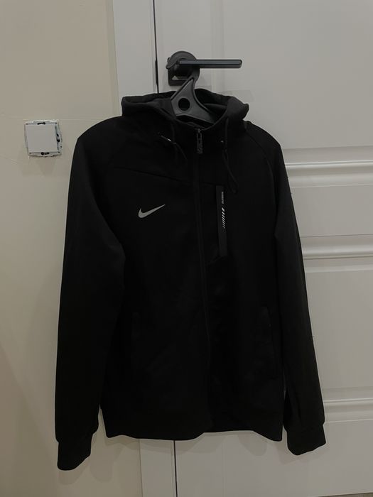 спартивка Nike, M размер