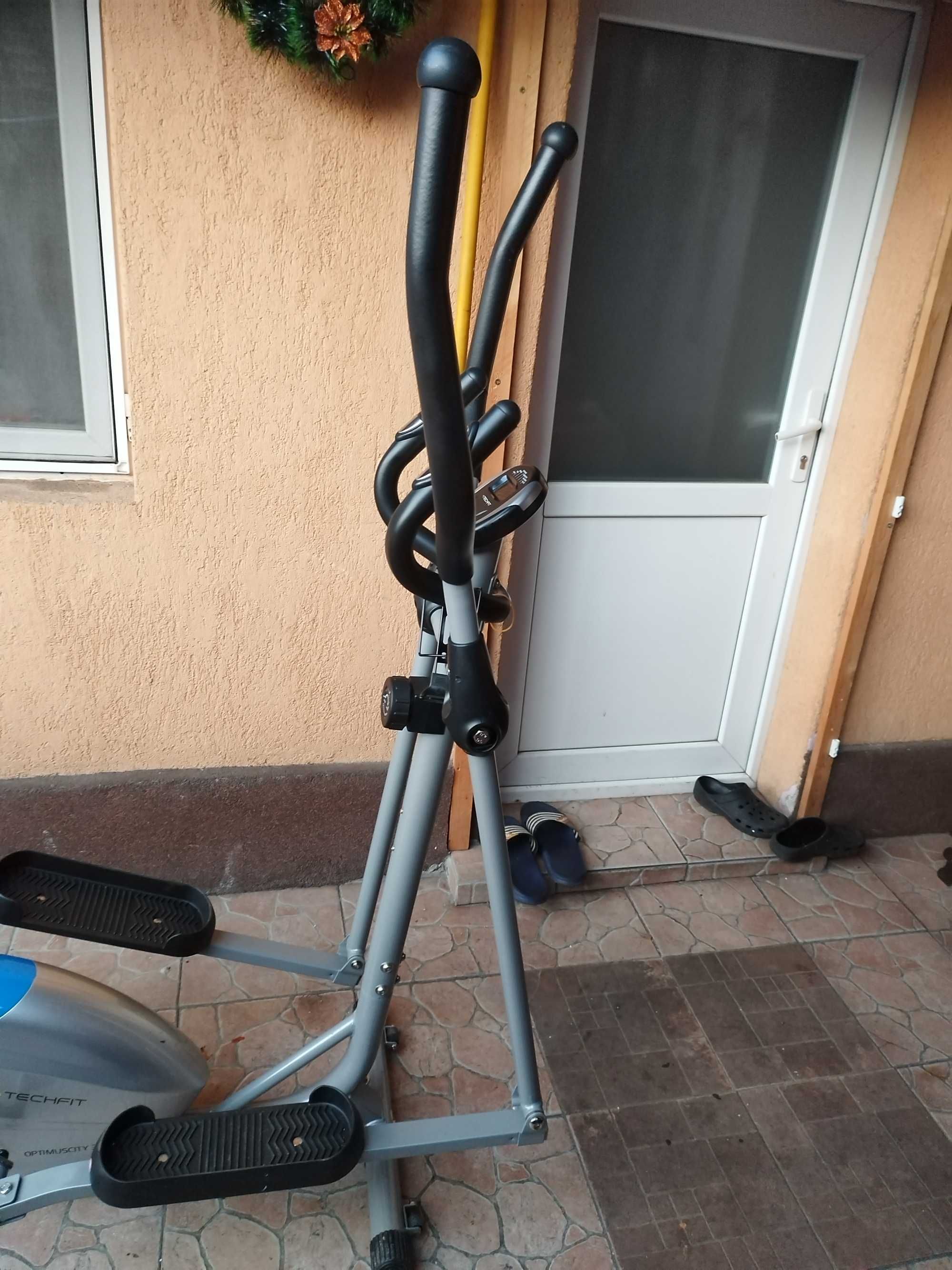 Bicicleta eliptica Techfit Optimuscity 310 perfecta stare