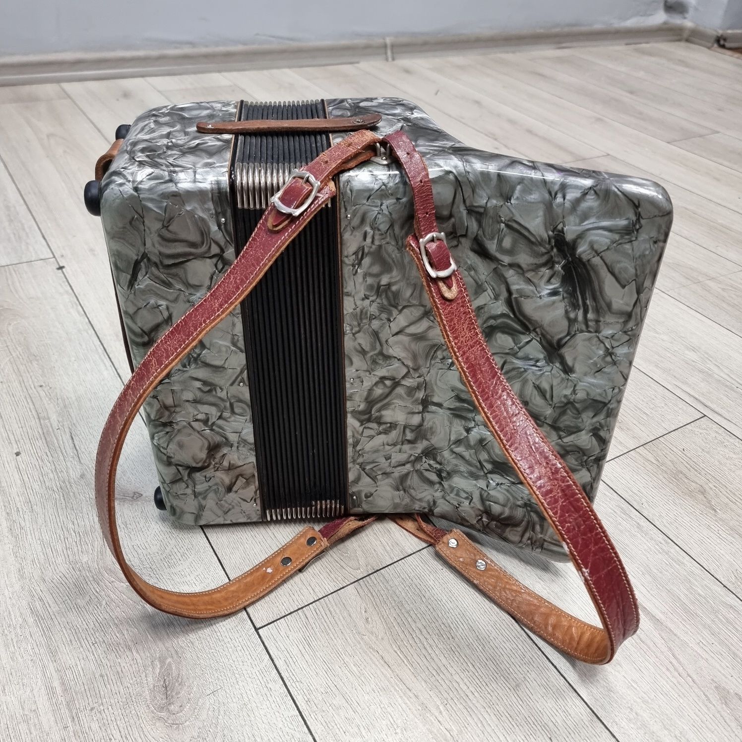 Amanet F28: Acordeon Weltmeister Student copii 32 basi