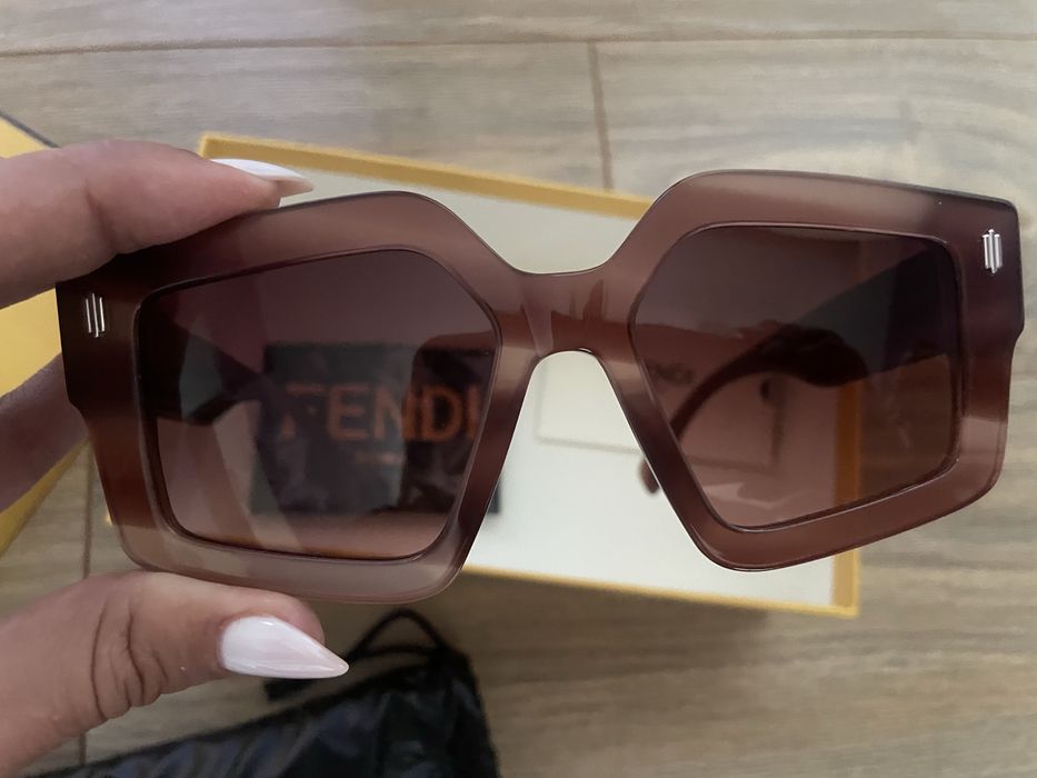 Слънчеви очила FENDI Roma