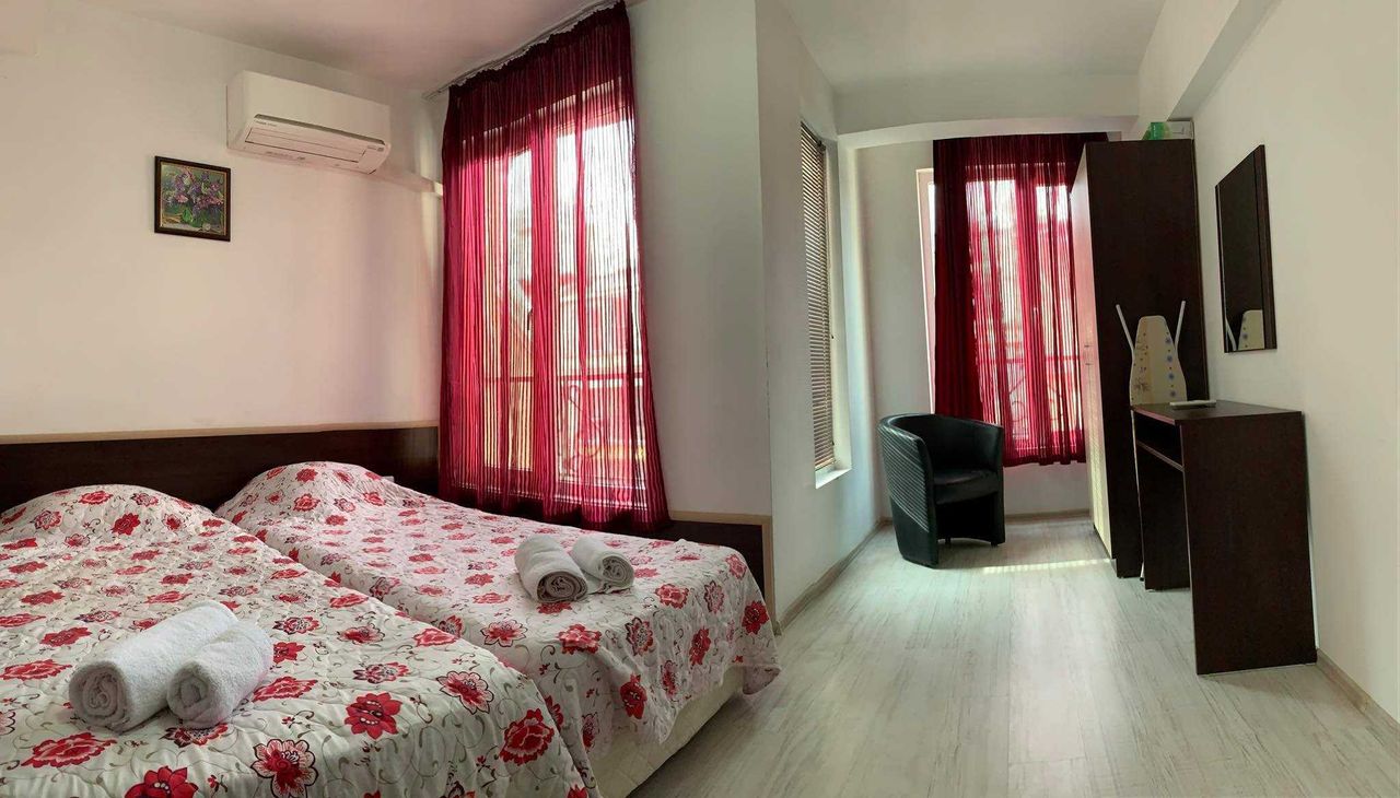 Дава се под наем Тристаен апартамент в Бургас, Лазур - 80 кв.м за 300 € - Снимка #6