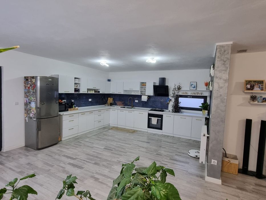 Casa mare de vânzare - construcție 2023