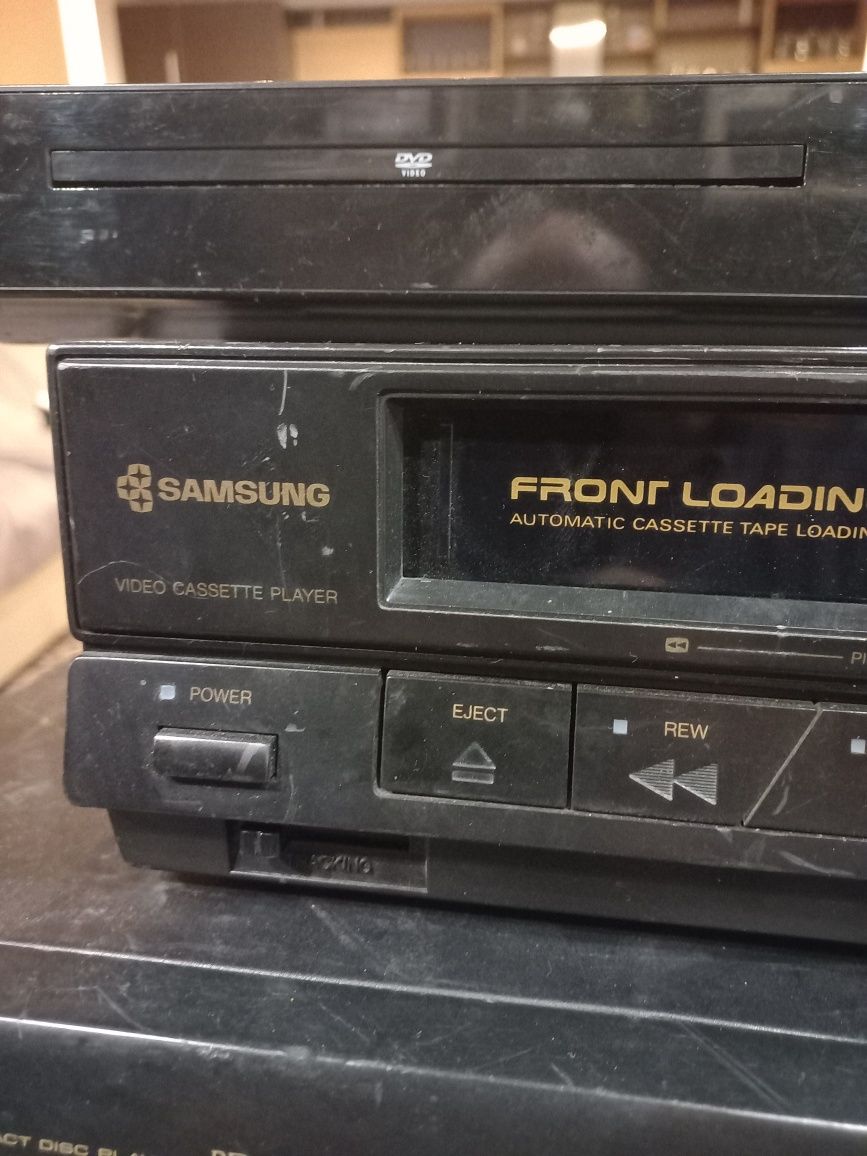 Disponibile dvd , tevion ; video Samsung; multicompact disc player  PD