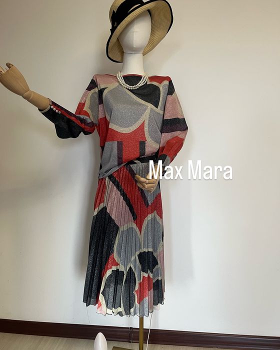 Костюм тонкий плесированная юбка с блузой