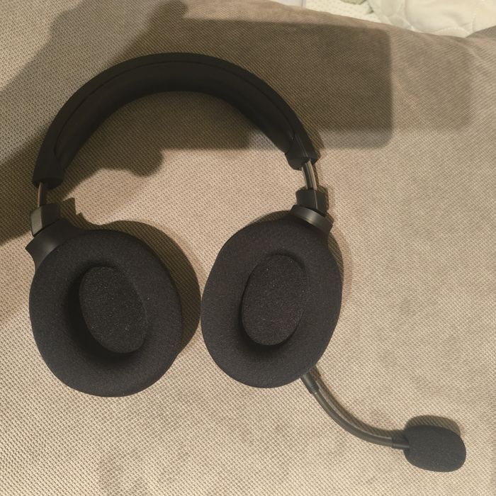 Vând căști gaming Razer Barracuda X
