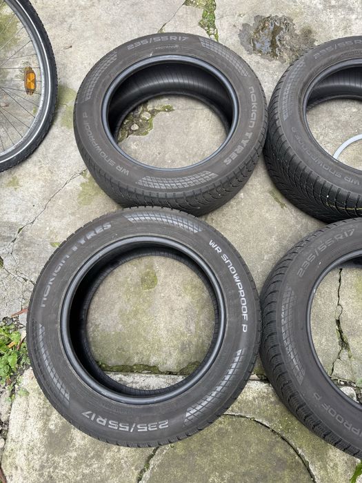 Cauciucuri de iarna 235/55r17