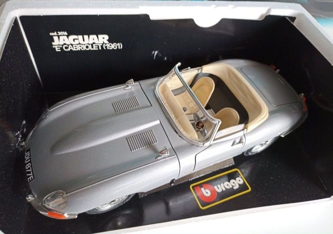 Jaguar E cabriolet bburago 1:18
Scara 1:18
Bburago
Pozele reflectă rea