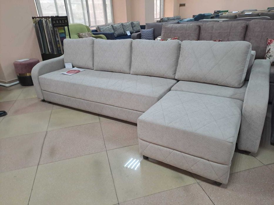 Угловой диван,угол убирается