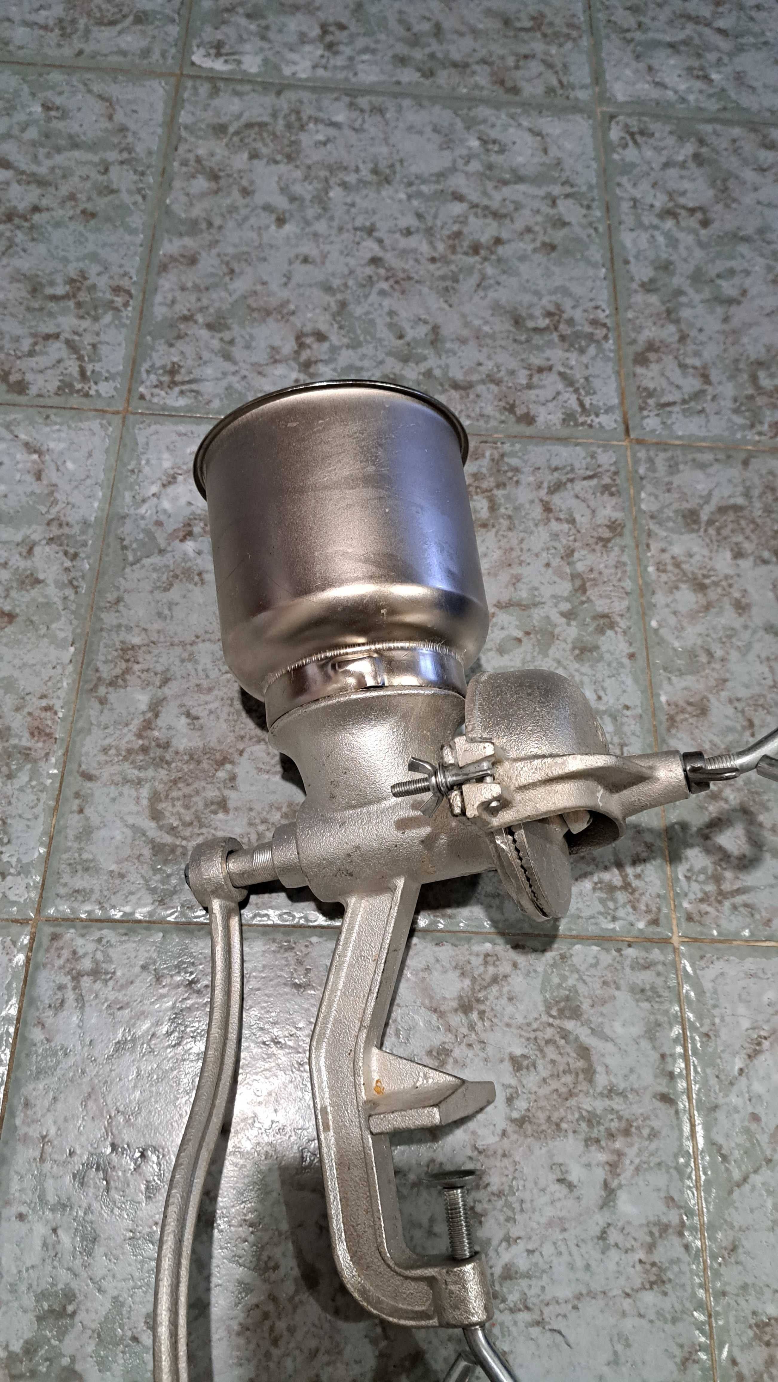 Ръчна дискова мелница Brewferm