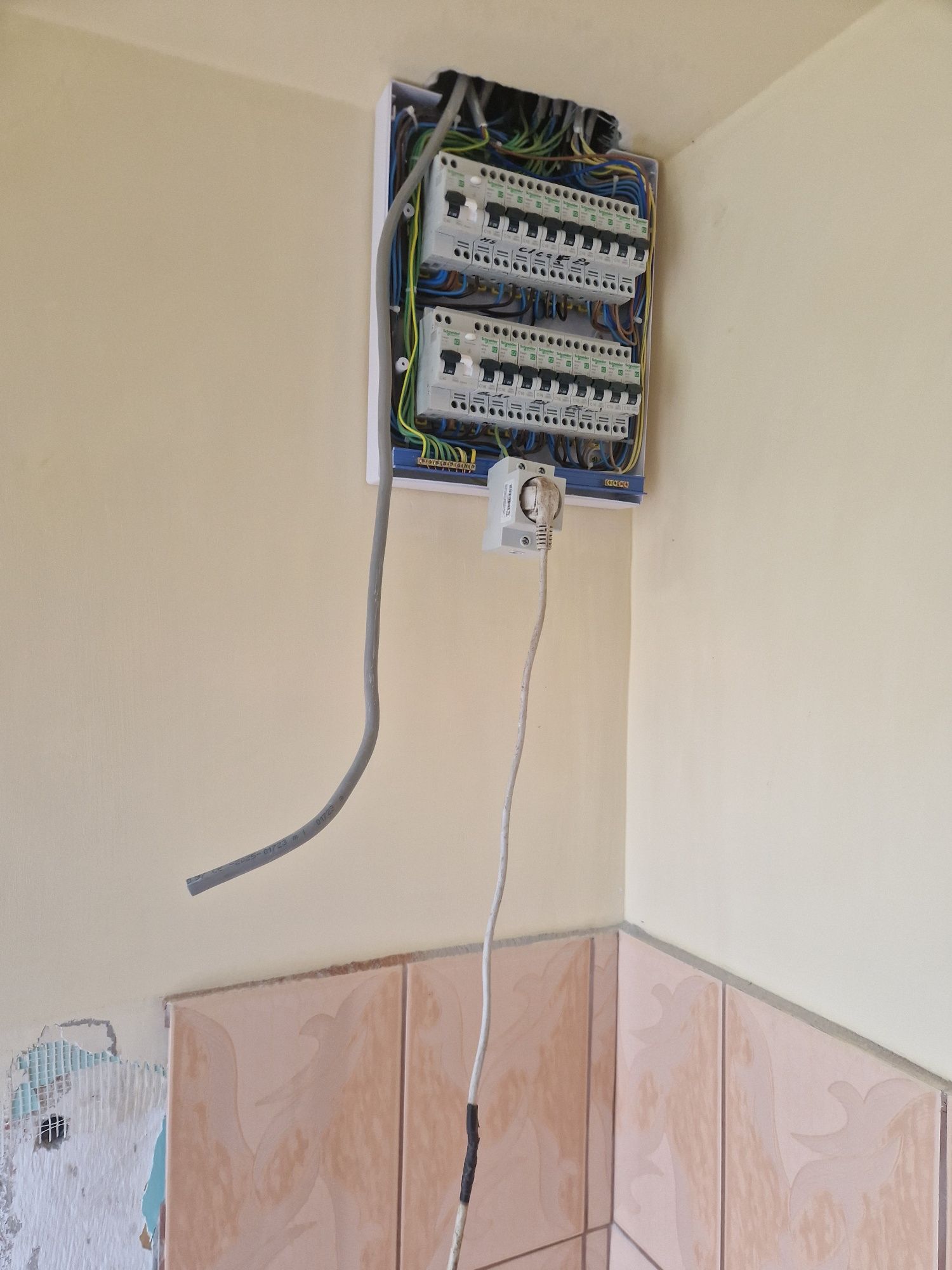 Electrician cu experienta