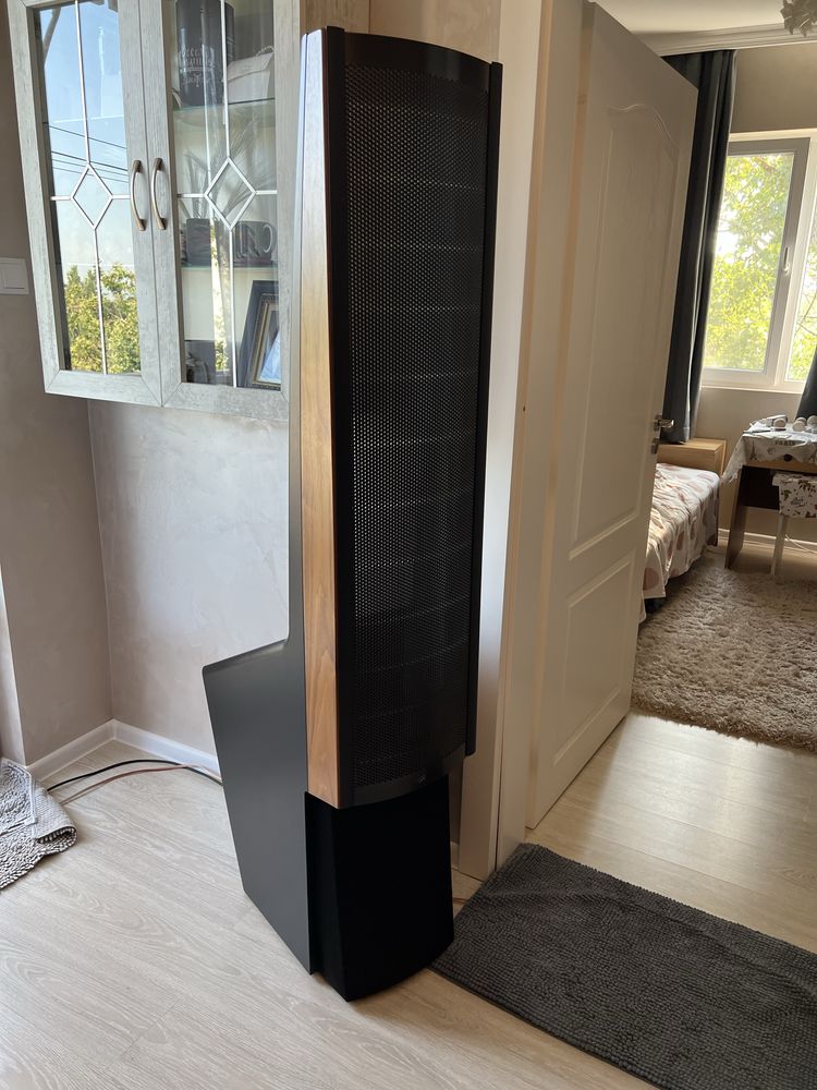 Електро статични тонколони Martin Logan