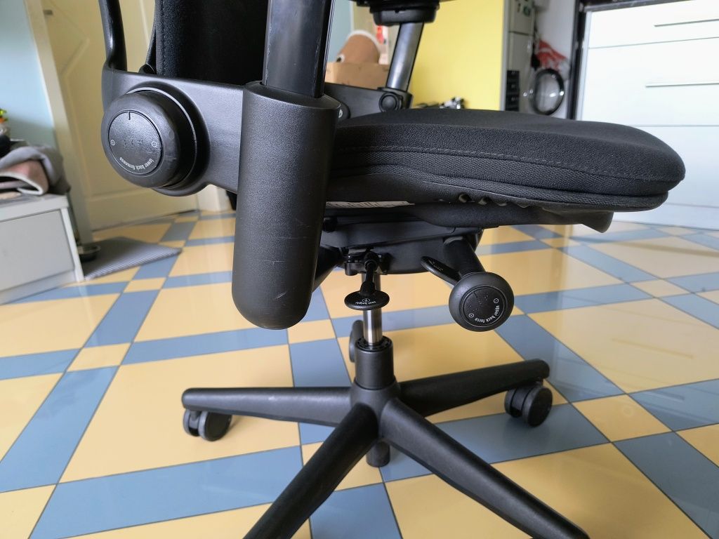 Steelcase Leap V1 Chair, Fully Loaded Black (ергономичен офис стол)