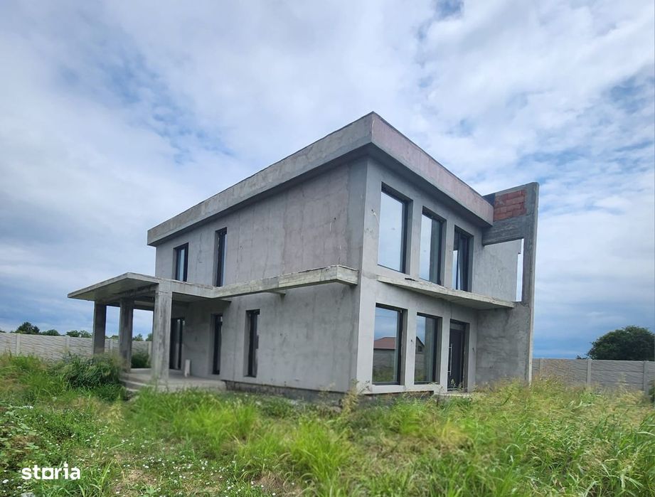 De Vanzare Casa zona Varsatura