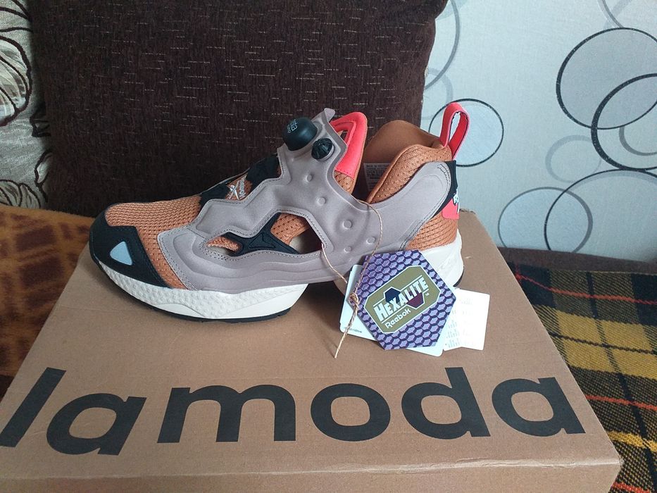 Продам кроссовки REEBOK Instapamp p-p 42, новые.